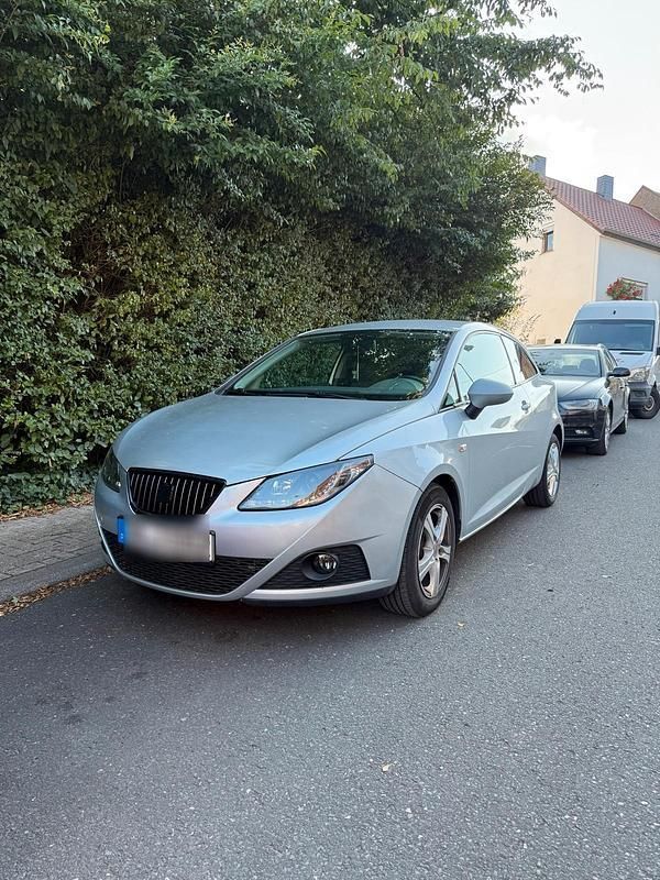 Silber Gebraucht 2010 Seat Ibiza Coupé | 2.900 € (Guter Preis) - Bild 1/4