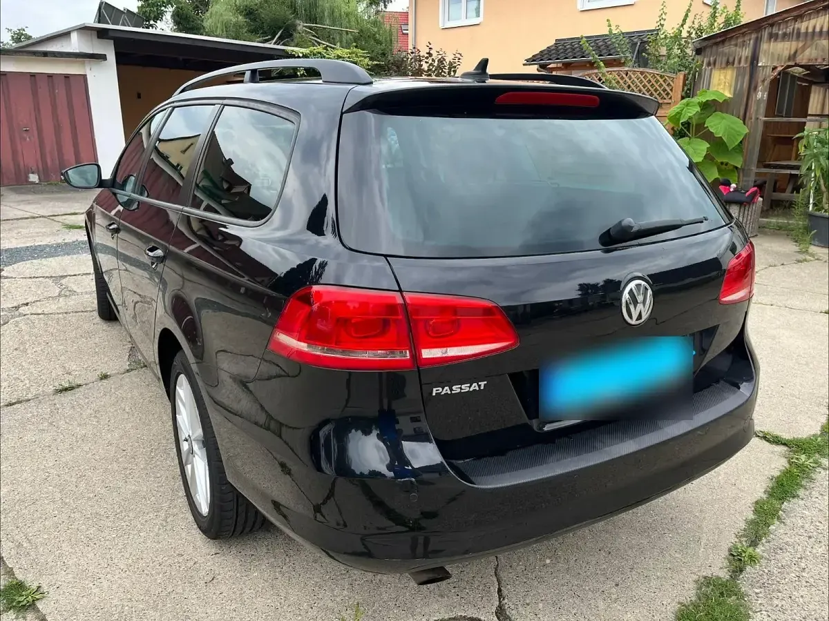 Gebraucht VW Passat Trendline 122 PS (89 kW) 2011 Schwarz Kombi