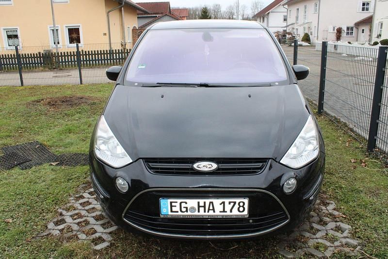 Gebraucht Ford C-MAX 120 PS (88 kW) 2011 Schwarz Van / Kleinbus
