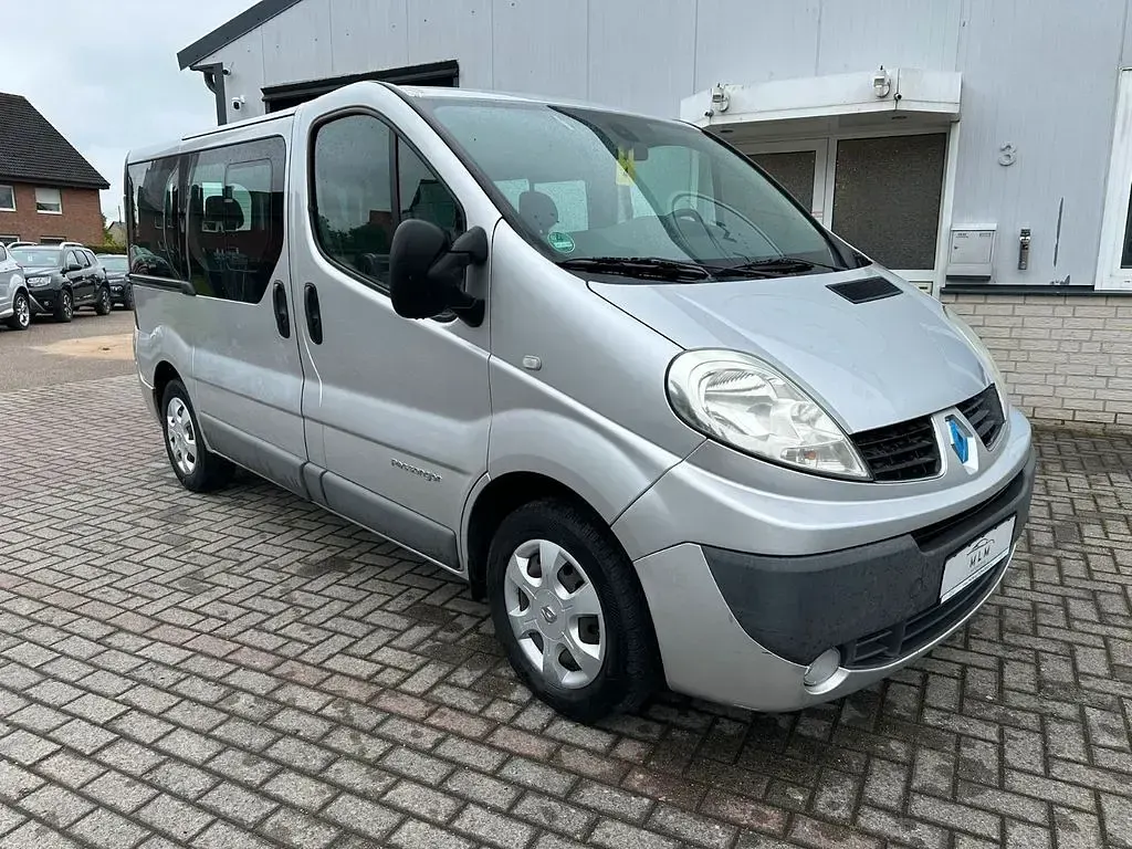 Second-hand Renault Trafic Expression 114 CP (83 kW) 2012 Gri Monovolum