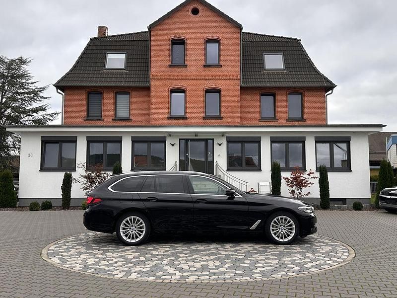 Schwarz Gebraucht 2021 BMW 530e Limousine | 23.950 € (Superpreis) - Bild 1/4