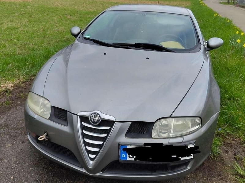 Gebraucht Alfa Romeo GT Distinctive 166 PS (122 kW) 2004 Silber Coupé