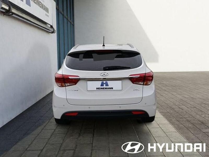 Gebraucht Hyundai i40 Classic 135 PS (99 kW) 2017 Weiß Kombi