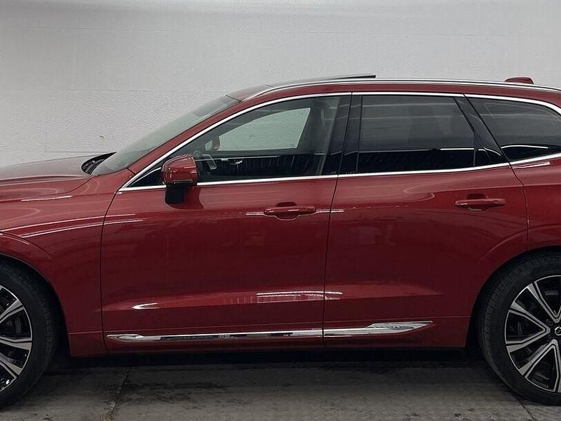 Gebraucht Volvo XC60 Ultimate 197 PS (144 kW) 2023 Fusion red (metallic) SUV