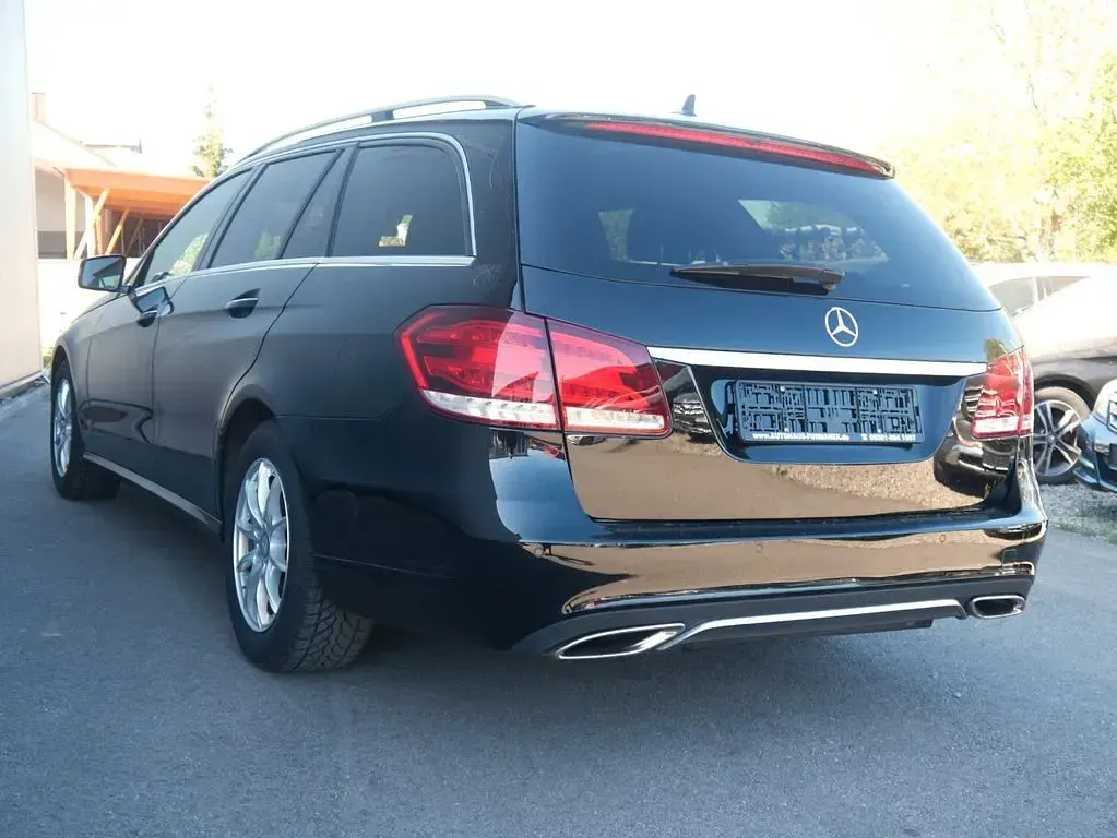 Gebraucht Mercedes E220 170 PS (125 kW) 2014 Schwarz Kombi