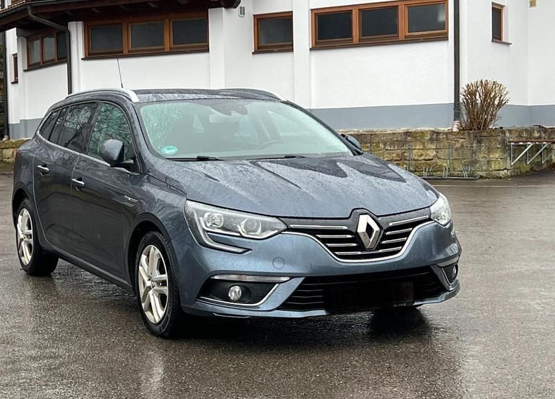 Gebraucht Renault Mégane GrandTour 132 PS (97 kW) 2017 Grau Kombi