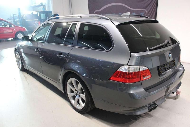 Gebraucht BMW 535 272 PS (200 kW) 2005 Titangrau ii metallic Kombi
