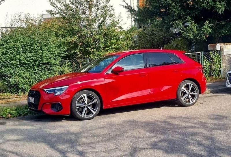 Gebraucht Audi A3 Advanced 150 PS (110 kW) 2021 Rot Limousine