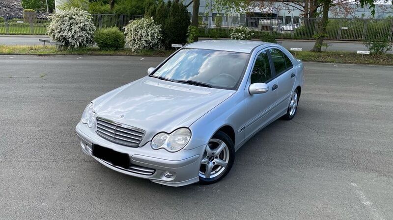 Silber Gebraucht 2004 Mercedes C180 Classic Limousine | 2.300 € (Guter Preis) - Bild 1/4