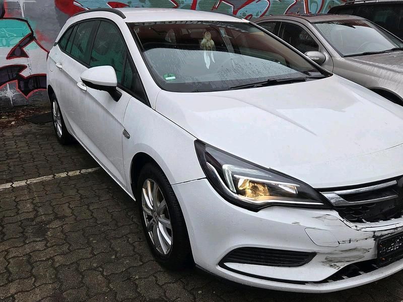 Gebraucht Opel Astra 110 PS (80 kW) 2016 Weiß Kombi