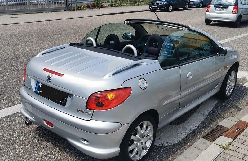 Silber Gebraucht 2004 Peugeot 206 CC Quiksilver Cabrio | 600 € (Superpreis) - Bild 1/4
