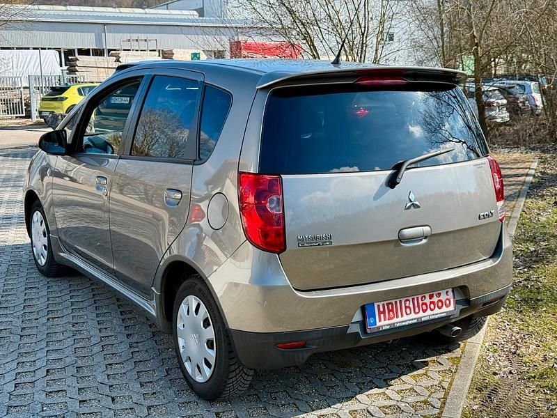 Gebraucht Mitsubishi Colt Motion 95 PS (69 kW) 2011 Grau Kleinwagen