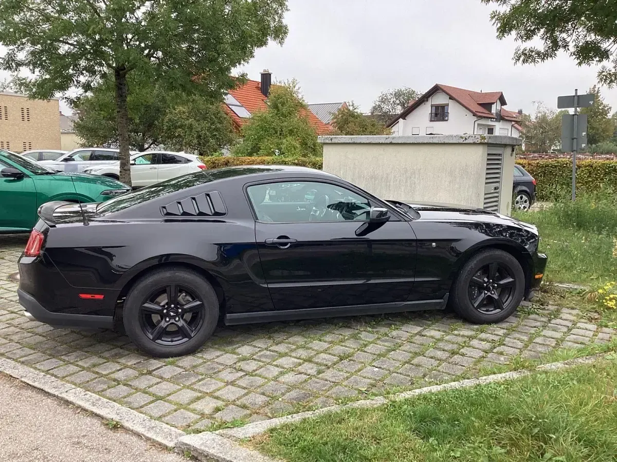 Gebraucht Ford Mustang 420 PS (308 kW) 2011 Schwarz Coupé