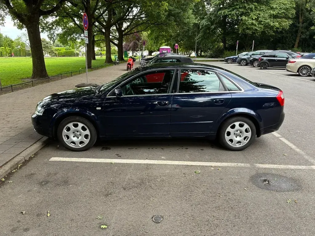 Gebraucht Audi A4 131 PS (96 kW) 2004 Blau Limousine