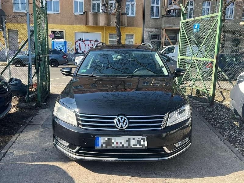 Gebraucht VW Passat Highline 170 PS (125 kW) 2012 Deep black perleffekt Kombi