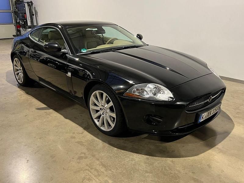 Schwarz Gebraucht 2009 Jaguar XK8 | 25.899 € - Bild 1/4