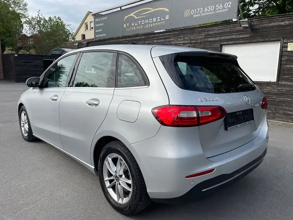 Gebraucht Mercedes B200 Style 150 PS (110 kW) 2020 Silber Kleinwagen
