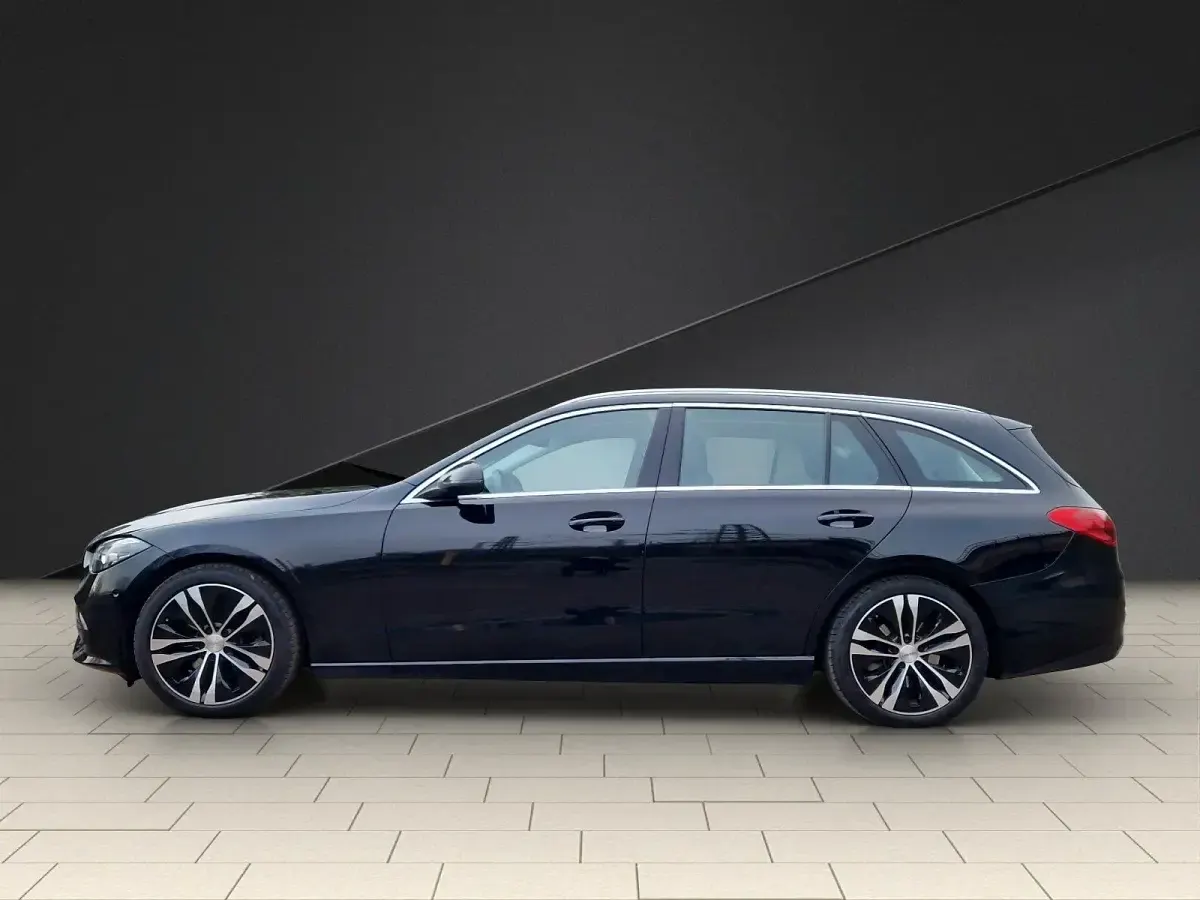 Gebraucht Mercedes C220 200 PS (147 kW) 2021 Schwarz Kombi