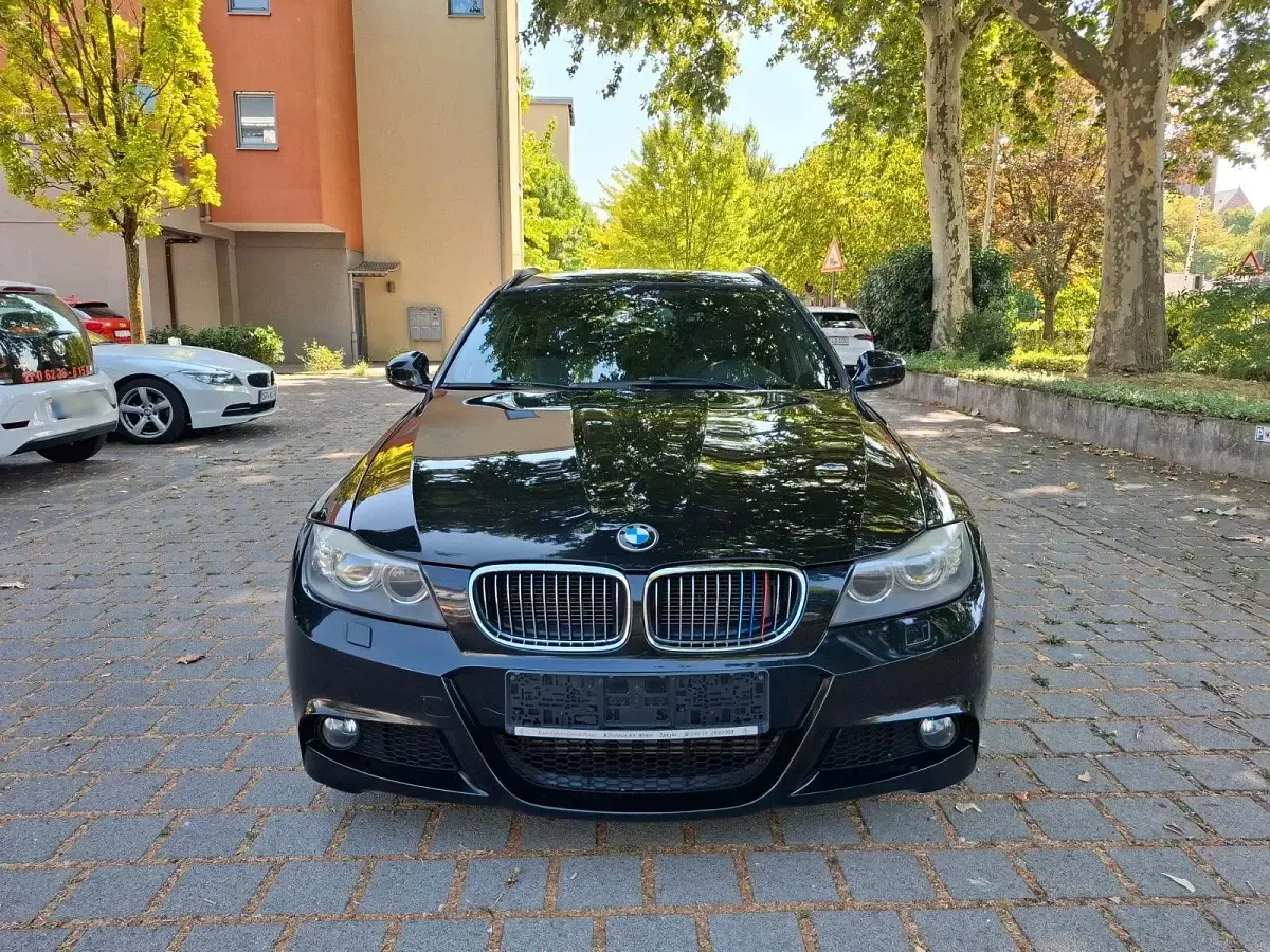 Gebraucht BMW 320 M Sport 184 PS (135 kW) 2011 Schwarz Kombi