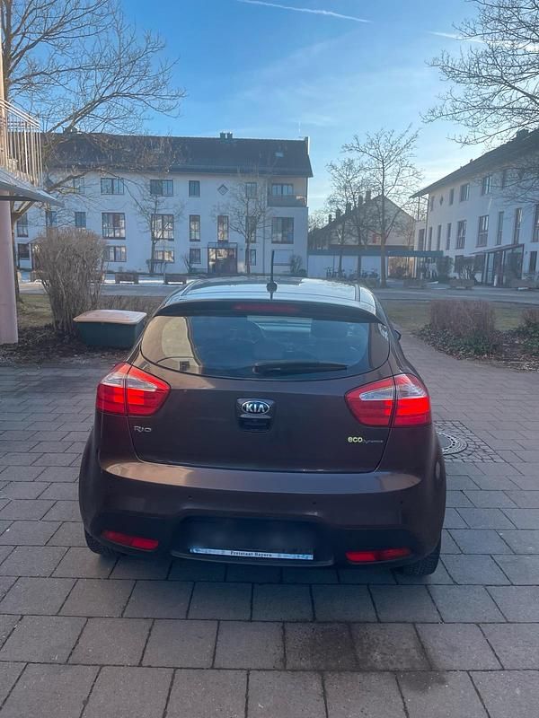 Gebraucht Kia Rio Platinum Edition 90 PS (66 kW) 2014 Braun Kleinwagen