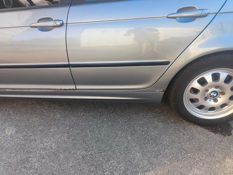 Gebraucht BMW 320 150 PS (110 kW) 2004 Grau Kombi