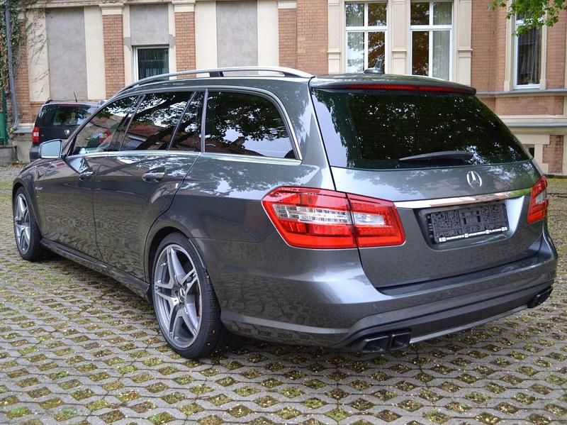 Gebraucht Mercedes E63 AMG AMG 557 PS (409 kW) 2012 Grau metallic Kombi