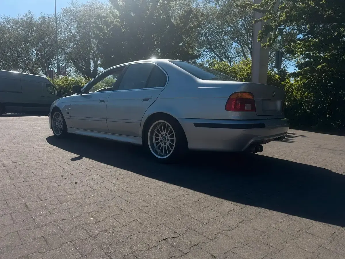 Gebraucht BMW 525 192 PS (141 kW) 2001 Silber Limousine