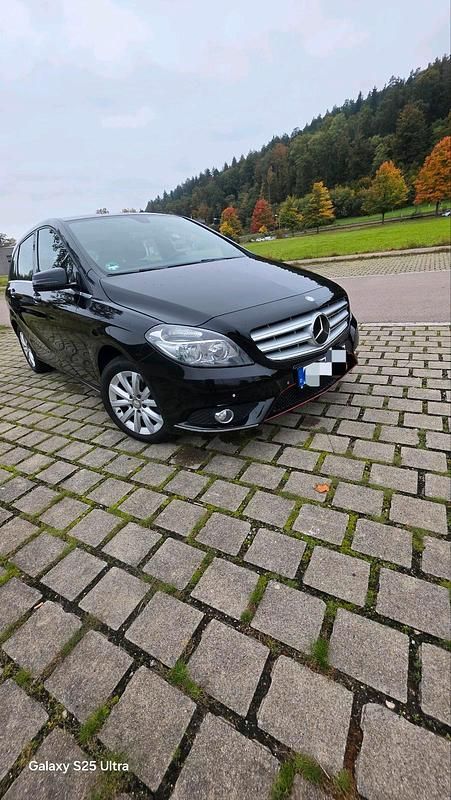 Gebraucht Mercedes B200 156 PS (114 kW) 2013 Schwarz Van / Kleinbus