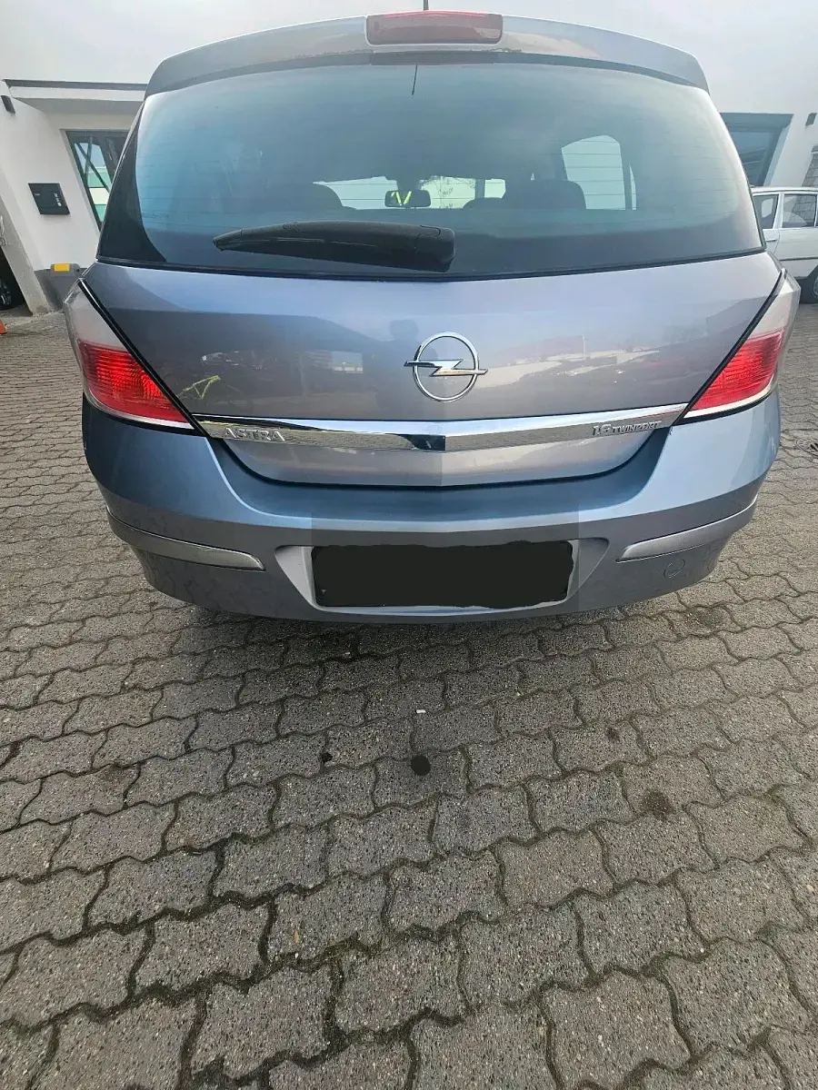 Gebraucht Opel Astra 105 PS (77 kW) 2004 Grau Limousine