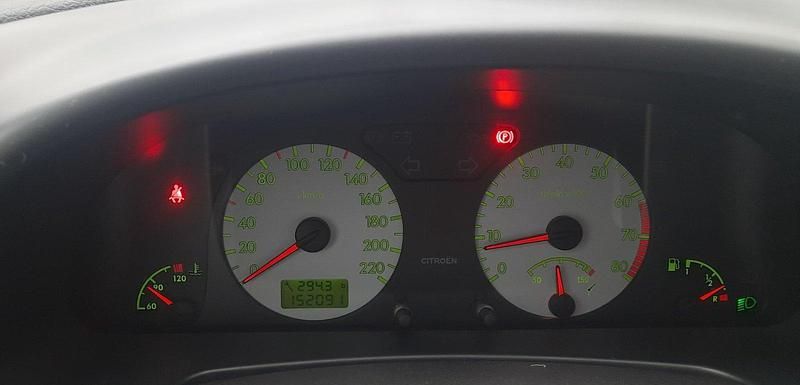Grau Gebraucht 2002 Citroën Xsara VTR Sport Coupé | 800 € - Bild 1/4