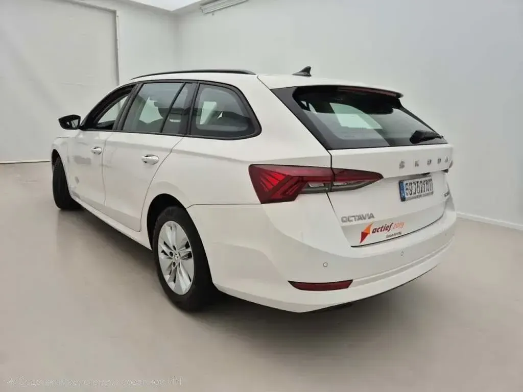 Gebraucht Skoda Octavia Ambition 110 PS (80 kW) 2023 Weiß Kombi