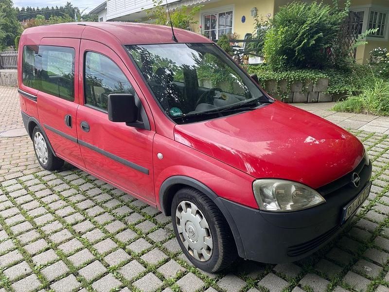 Rot Gebraucht 2005 Opel Combo Van / Kleinbus | 2.400 € (Teuer) - Bild 1/4