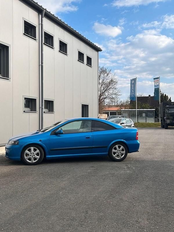 Gebraucht Opel Astra 147 PS (108 kW) 2001 Blau Coupé