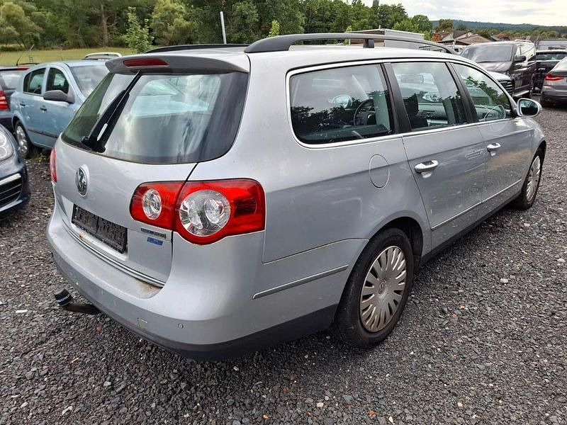 Gebraucht VW Passat 110 PS (80 kW) 2010 Silber Kombi