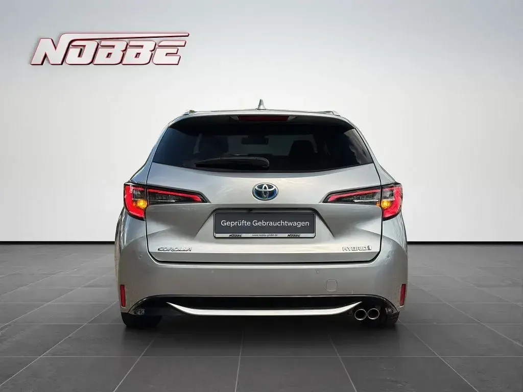 Gebraucht Toyota Corolla Team 179 PS (131 kW) 2022 Silver metallic Kombi