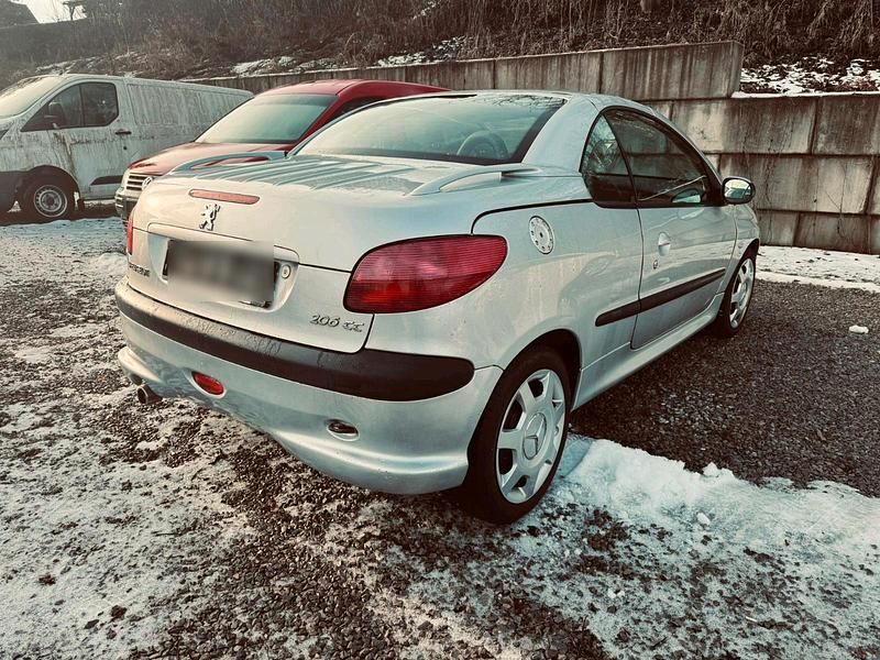 Gebraucht Peugeot 206 CC 108 PS (79 kW) 2002 Silber Cabrio