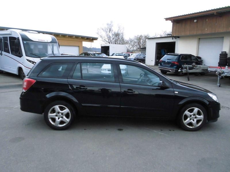 Gebraucht Opel Astra Edition 90 PS (66 kW) 2008 Schwarz Kombi