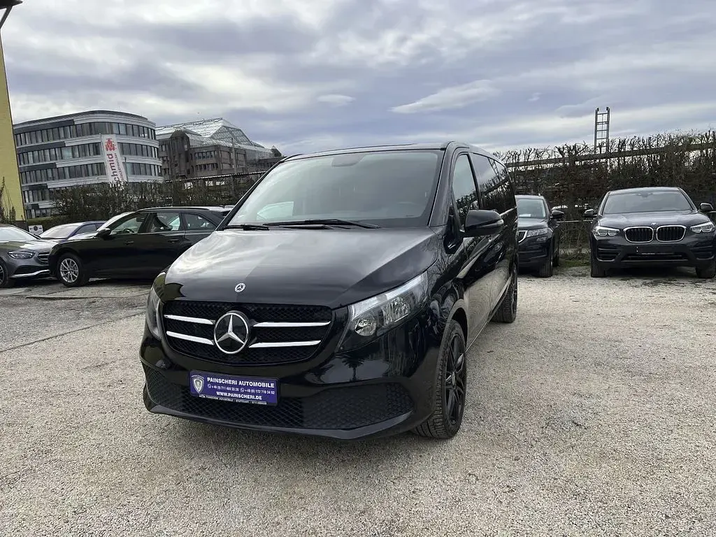 Gebraucht Mercedes V300 Night 237 PS (174 kW) 2022 Obsidianschwarz Van / Kleinbus