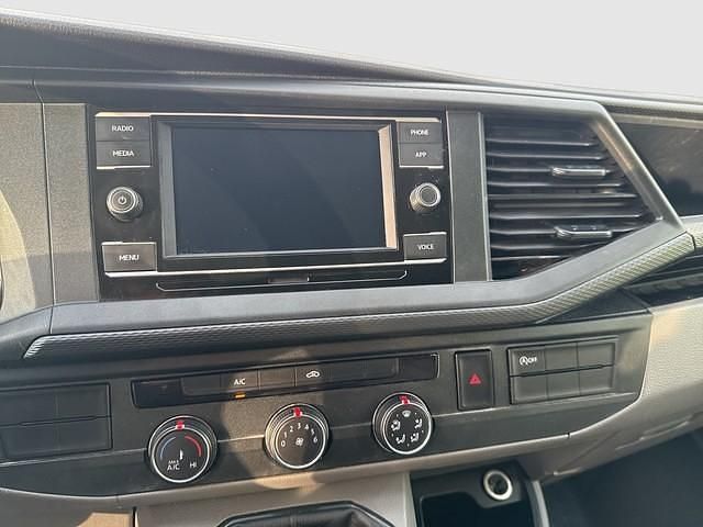 Gebraucht VW T6.1 110 PS (80 kW) 2023 Candyweiß Van