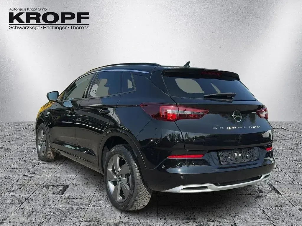 Gebraucht Opel Grandland X Elegance 136 PS (100 kW) 2023 Lackierung schwarz perla nera/ SUV