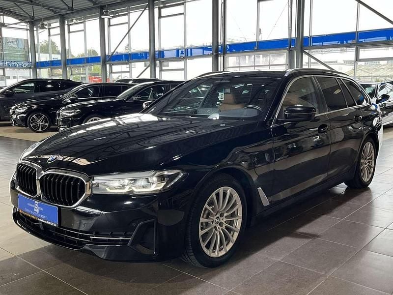 Gebraucht BMW 530e Sport Line 292 PS (214 kW) 2021 Schwarz Kombi