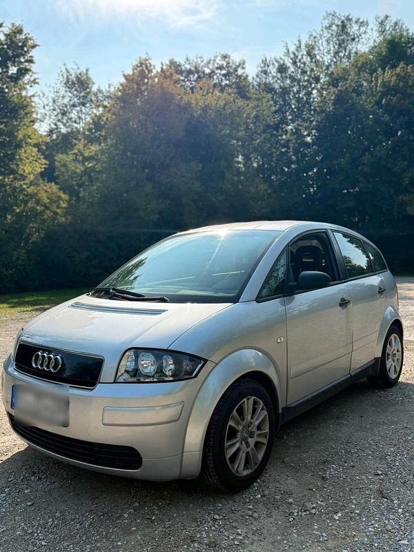 Silber Gebraucht 2001 Audi A2 Kleinwagen | 2.980 € (Etwas zu teuer) - Bild 1/4