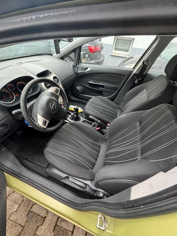 Gebraucht Opel Corsa 65 PS (47 kW) 2007 Grün Kleinwagen