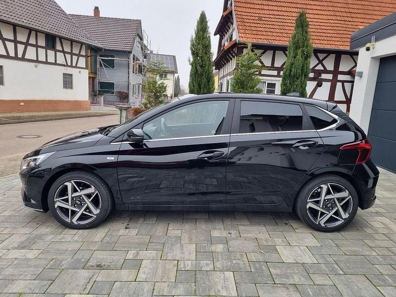 Gebraucht Hyundai i20 Prime 101 PS (74 kW) 2024 Schwarz Limousine