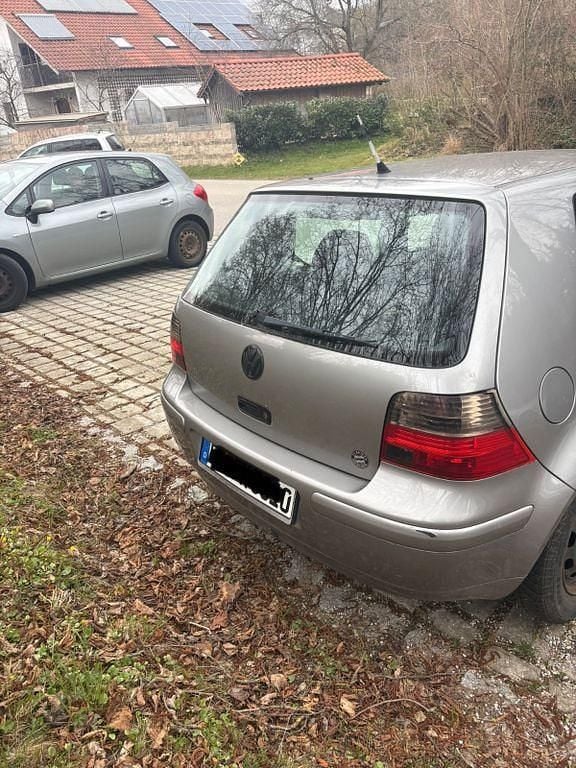 Gebraucht VW Golf IV Basis 105 PS (77 kW) 2001 Silber Limousine