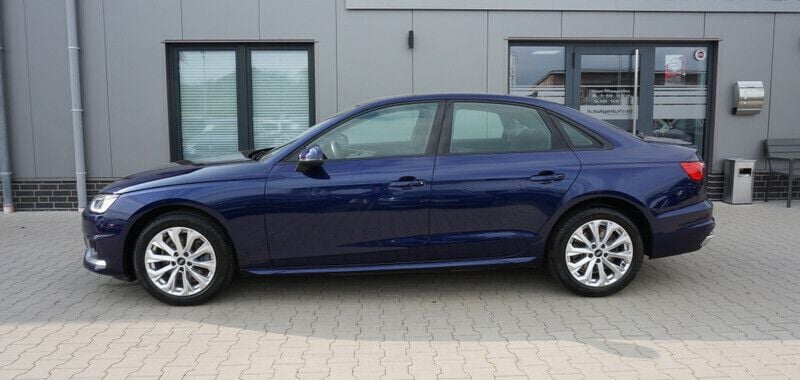 Gebraucht Audi A4 Advanced 150 PS (110 kW) 2021 Blau navarrablau metallic Limousine