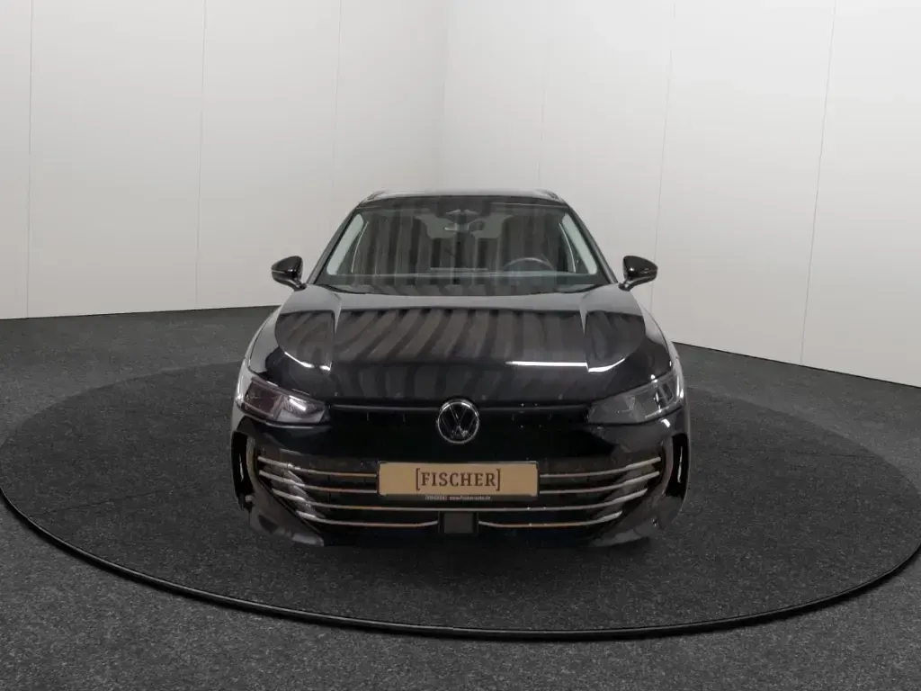Gebraucht VW Passat Elegance 150 PS (110 kW) 2025 Schwarz Kombi