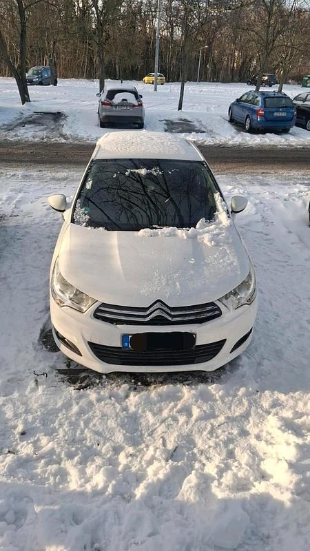 Gebraucht Citroën C4 120 PS (88 kW) 2011 Weiß Kleinwagen
