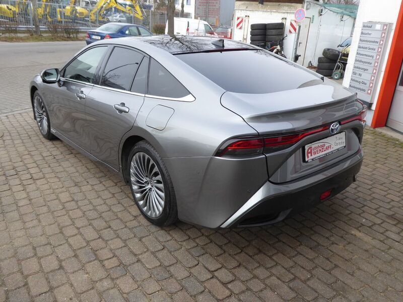 Gebraucht Toyota Mirai Advance 182 PS (133 kW) 2021 Palladiumsilber Limousine