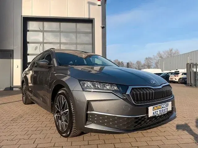 Gebraucht Skoda Octavia 150 PS (110 kW) 2025 Grau Kombi